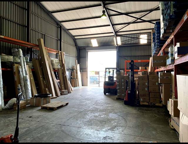 230M² FACTORY TO LET IN GOODWOOD CENTRAL